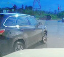 В Туле водитель Toyota лихо промчал на красный