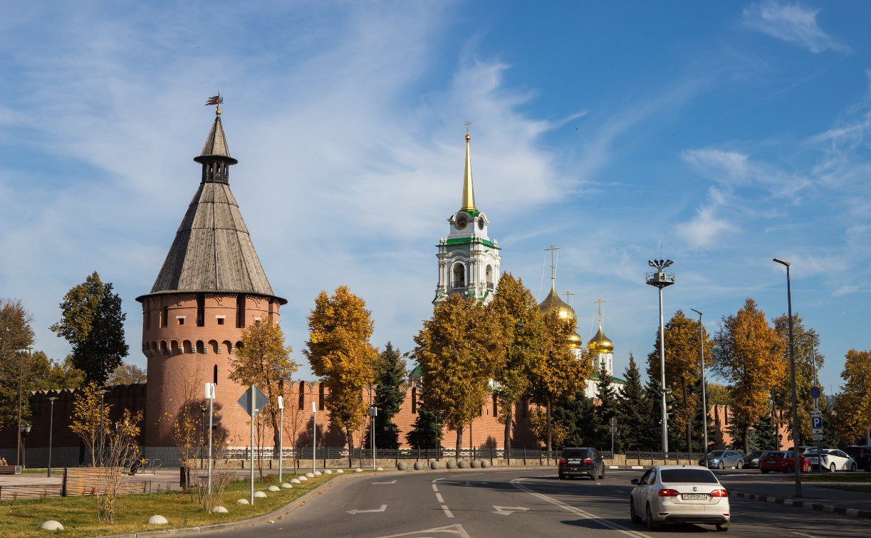 18 октября в Туле возле кремля запретят остановку и стоянку транспорта