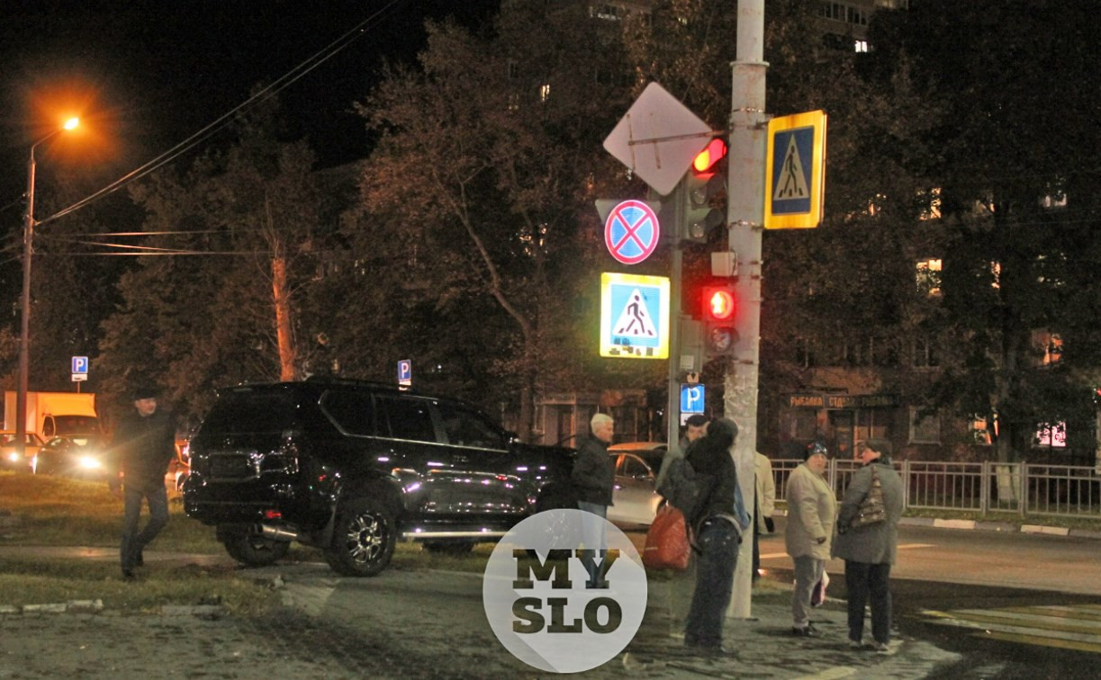 На Красноармейском проспекте в Туле Toyota Prado протаранил «семерку»