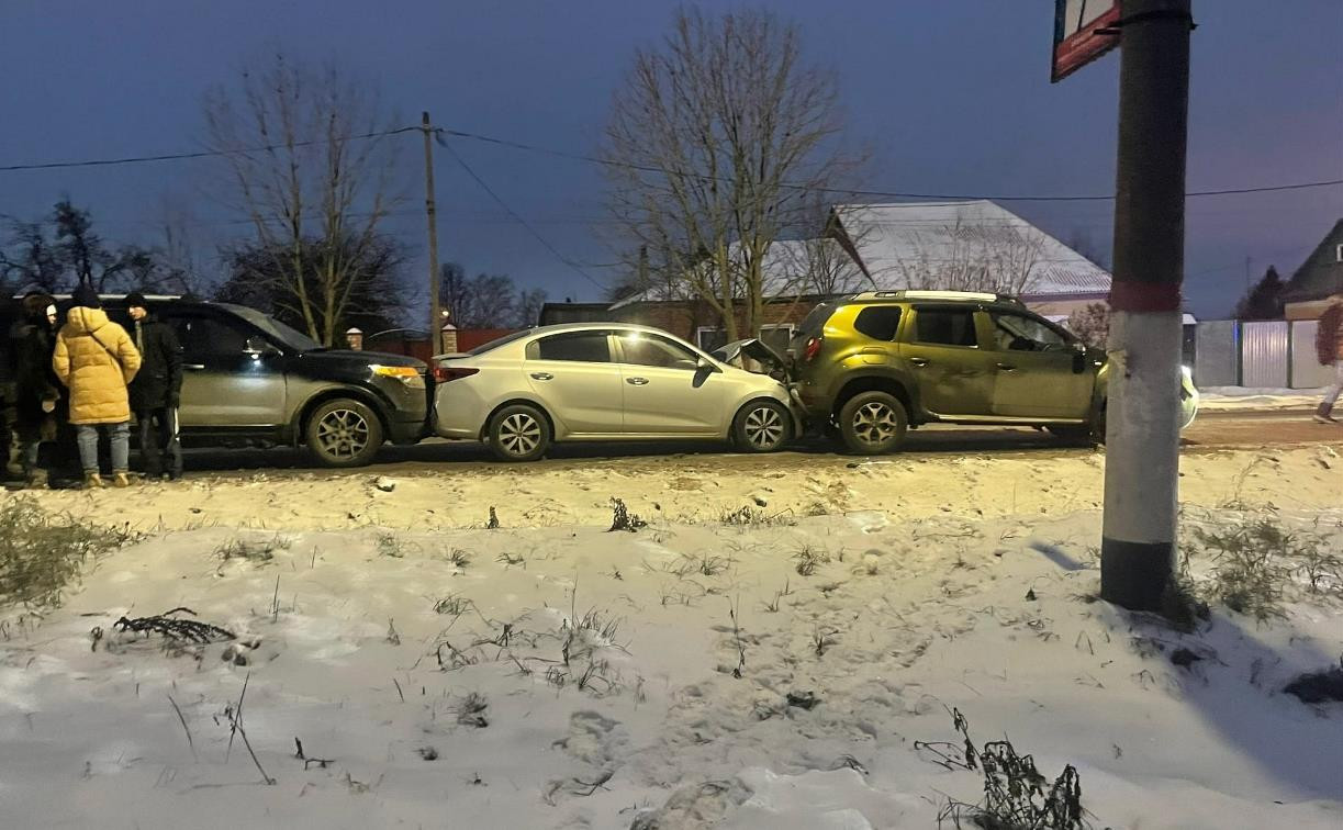 Четыре машины, 10 человек: в Алексине произошло массовое ДТП