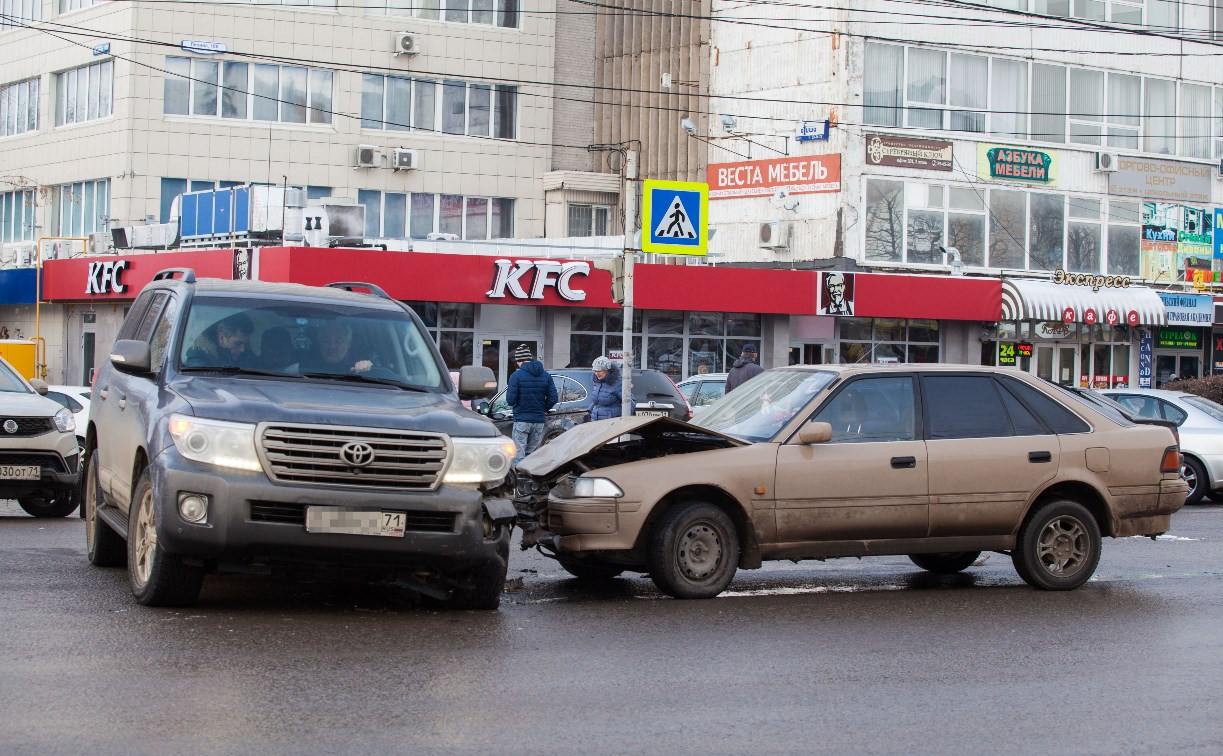 На проспекте Ленина иномарка протаранила «Тойоту»