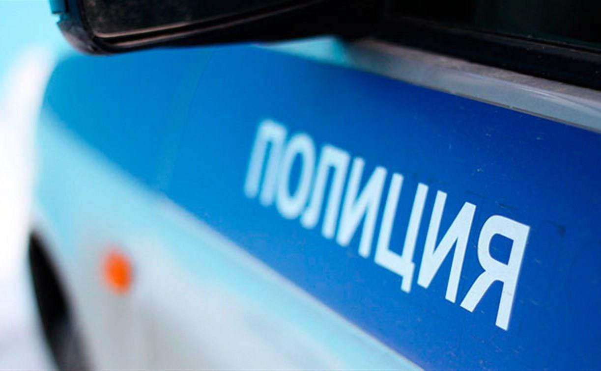 Пенсионер стащил из машины жителя Ефремовского района банковскую карту