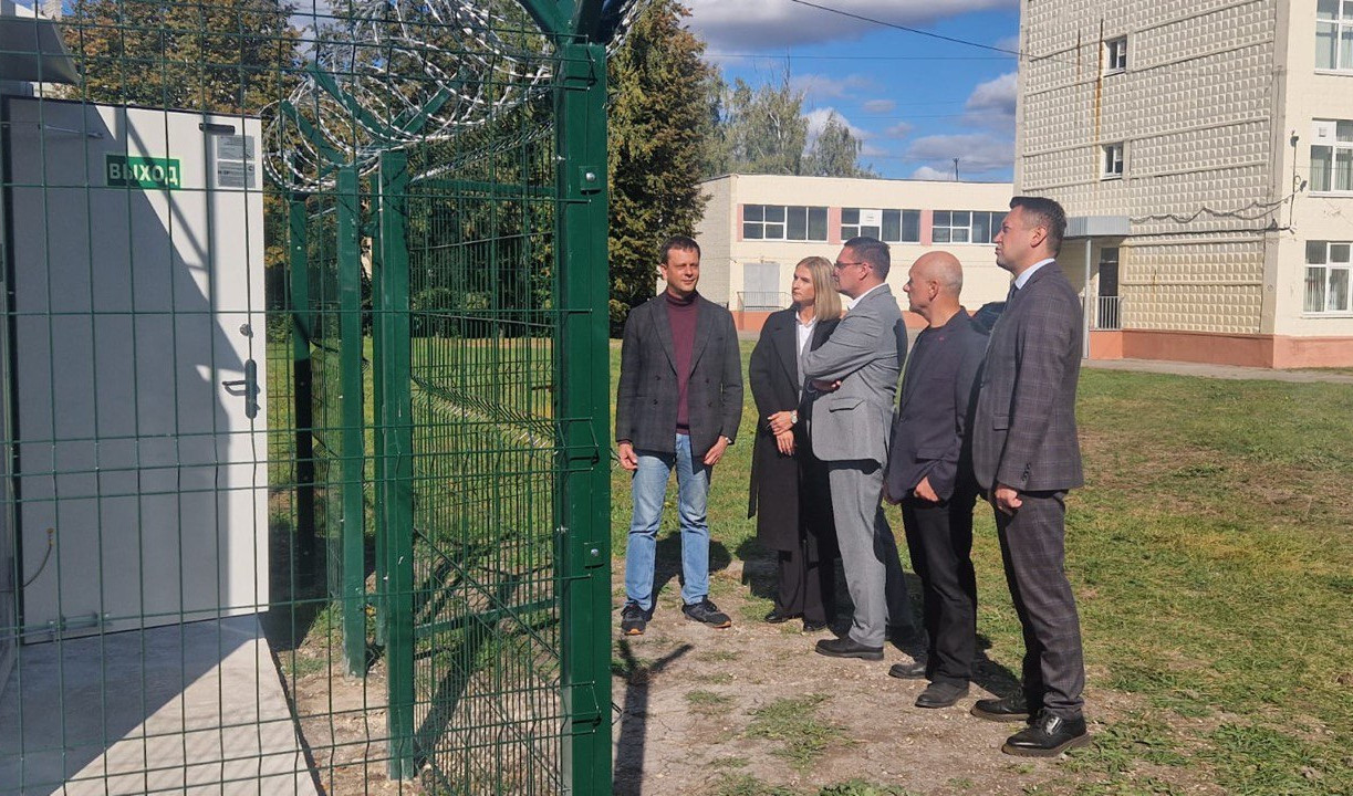 В Новомосковске установили современный пост экологического мониторинга