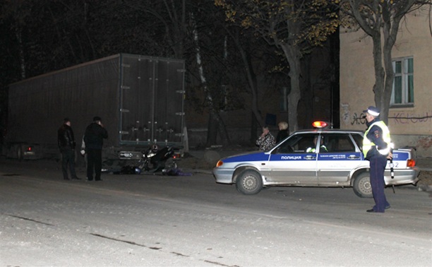 На ул. 9 Мая в Туле насмерть разбились скутерист и его пассажирка