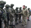 Алексей Дюмин передал бойцам 106-й гвардейской воздушно-десантной дивизии снаряжение и технику