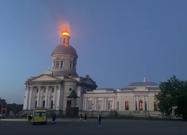 Во время атаки беспилотников загорелся купол Свято-Никольского собора в Епифани 
