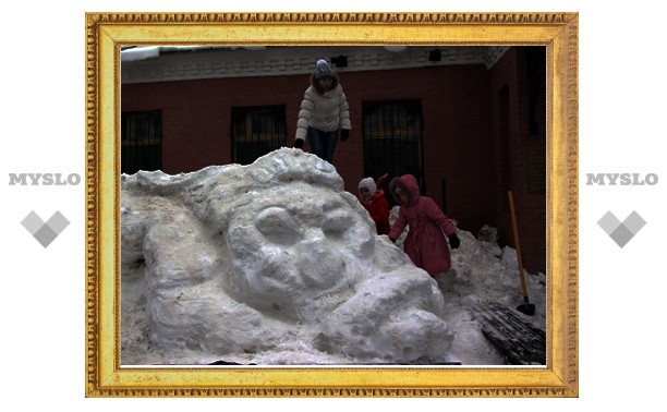 Тулякам показали, как делать скульптуры из снега!