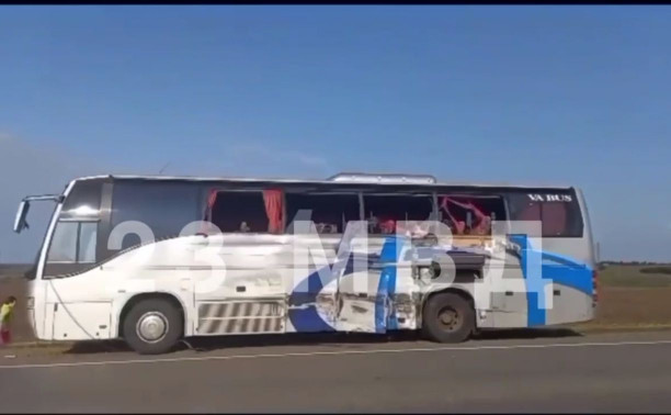 Два пассажира туристического автобуса «Тула — Анапа» погибли в ДТП с зерновозом