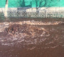 Прорыв канализации на улице Советской устраняют сотрудники «Тулагорводоканала»