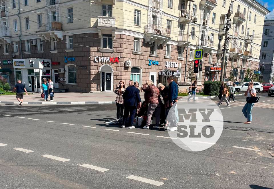 В центре Тулы девушка выпала на ходу из маршрутки 