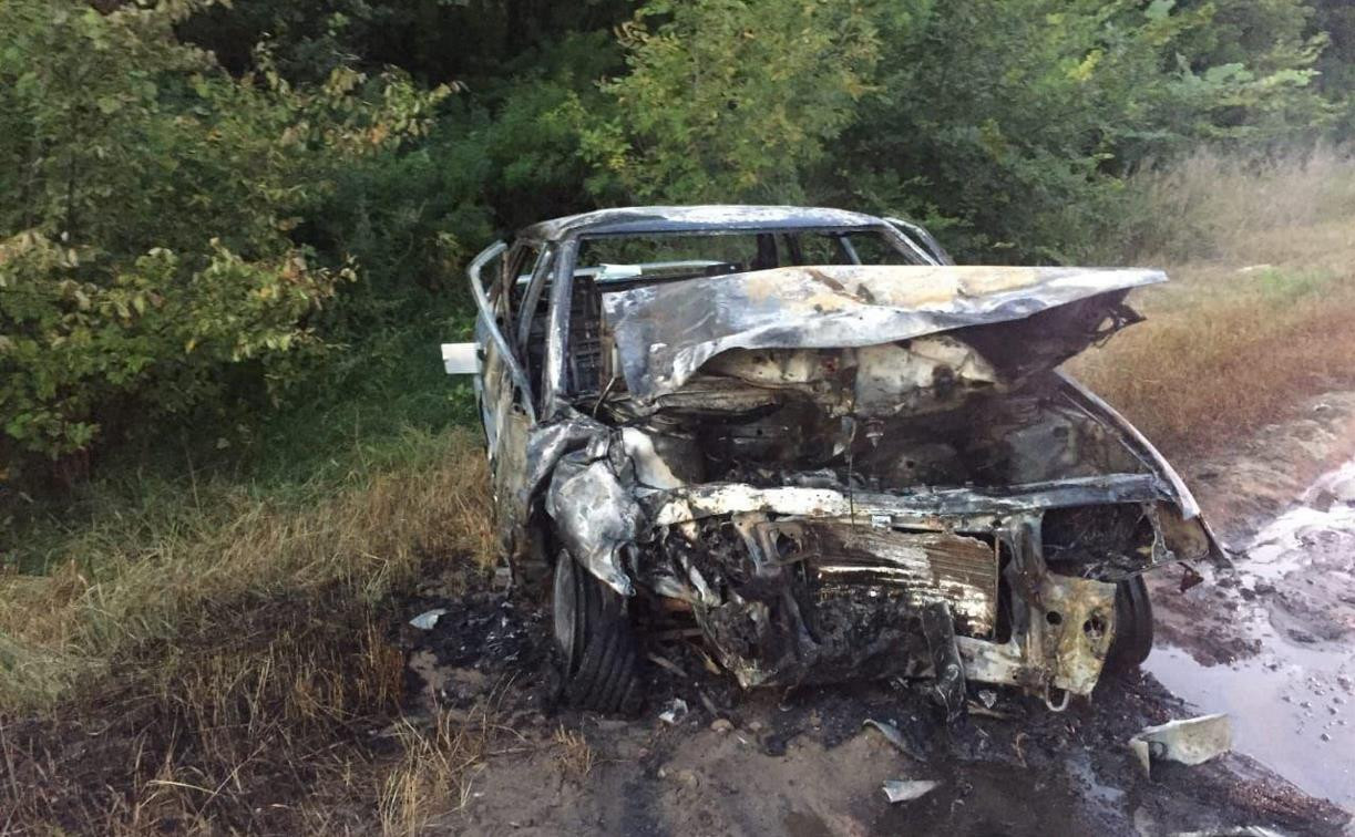 Под Киреевском «Лада» загорелась после столкновения с Renault: пострадали трое
