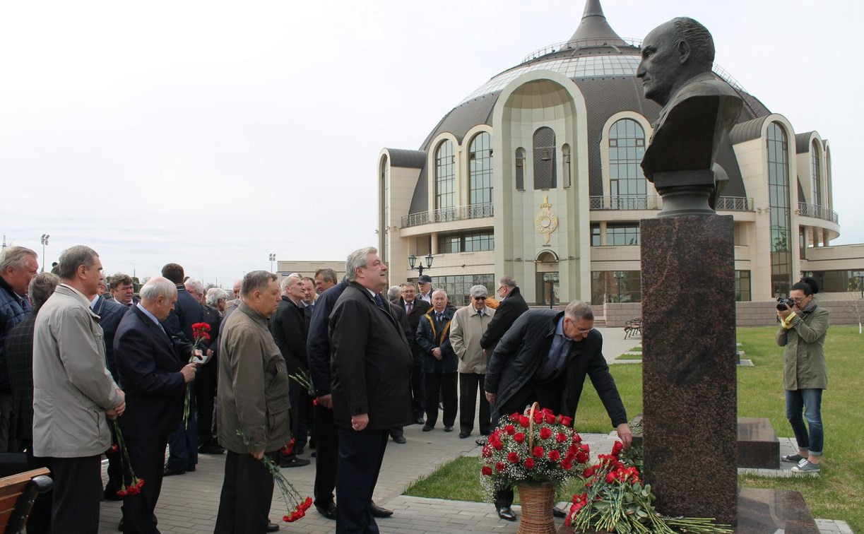 В Туле почтили память легендарного оружейника Аркадия Шипунова 