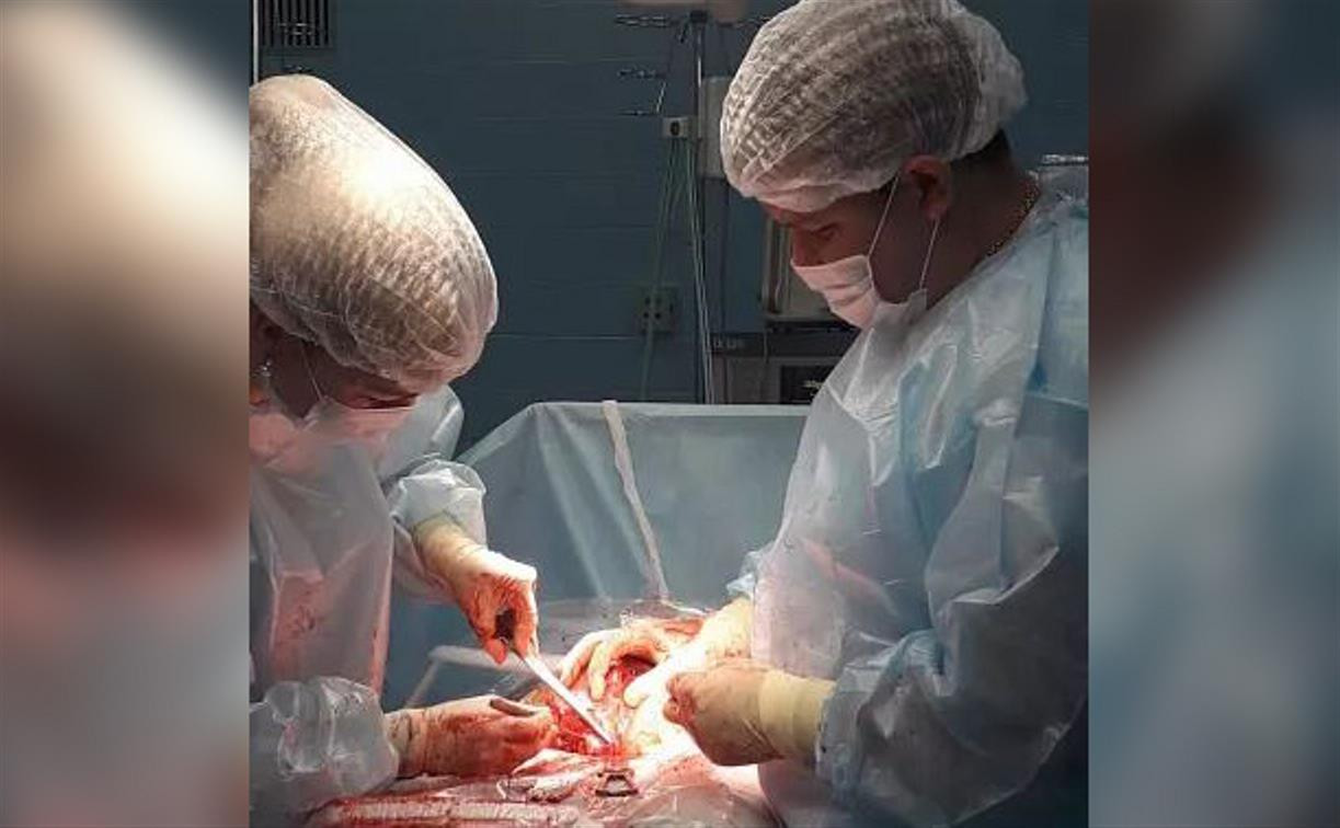 Тульские хирурги провели уникальную операцию и спасли маму и новорожденного
