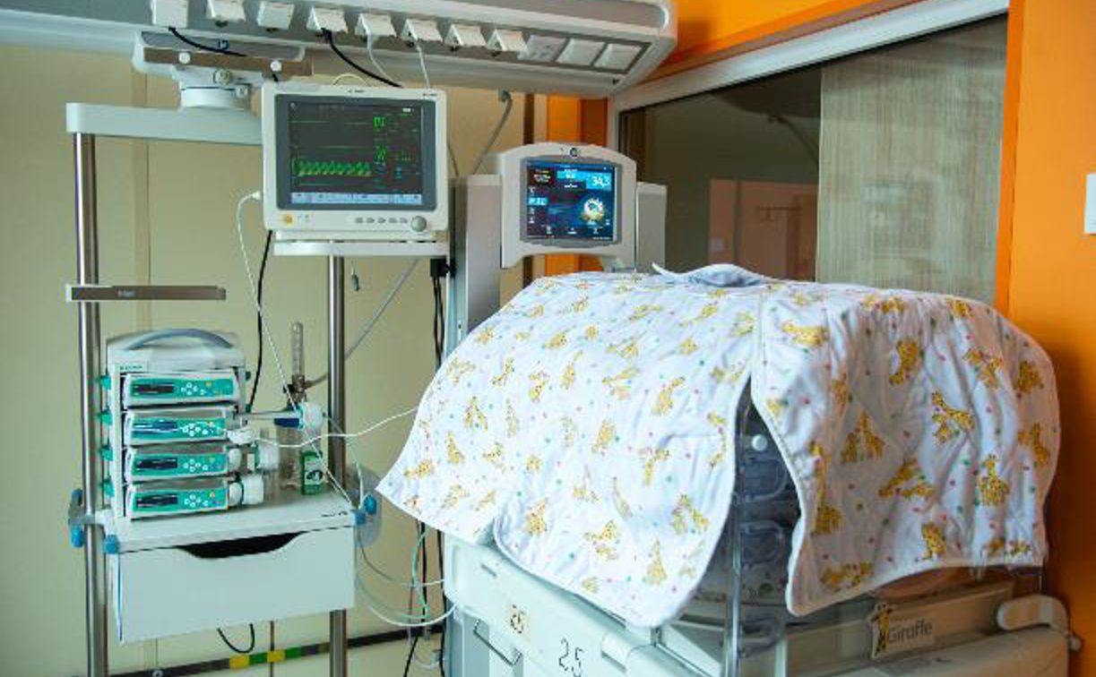 В Тульском перинатальном центре выписали малыша, который родился весом 600 граммов