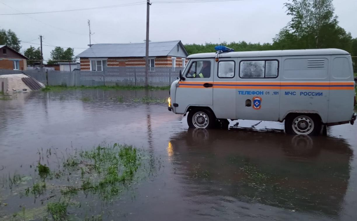 Река вышла из берегов и затопила огороды в Дедилово Тульской области