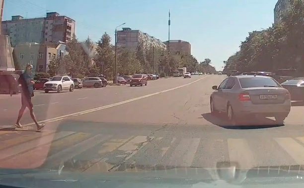 В Туле водитель не счел нужным пропустить пешехода