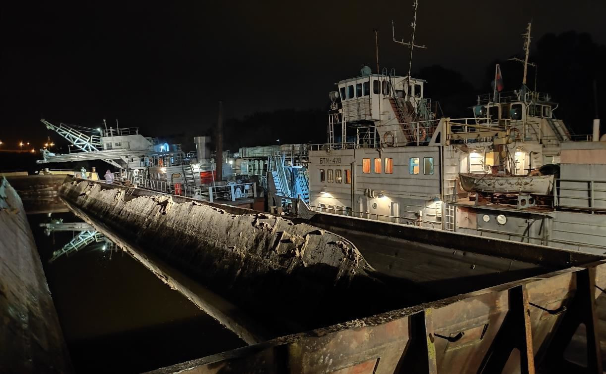Столкновение баржи и лодки на Оке: старпома капитана признали виновным в гибели двух человек