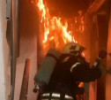 В Узловой в подъезде восьмиэтажки загорелась мебель: пожарные спасли 10 человек