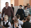 Алексей Дюмин проверил, чем кормят детей в школьных столовых