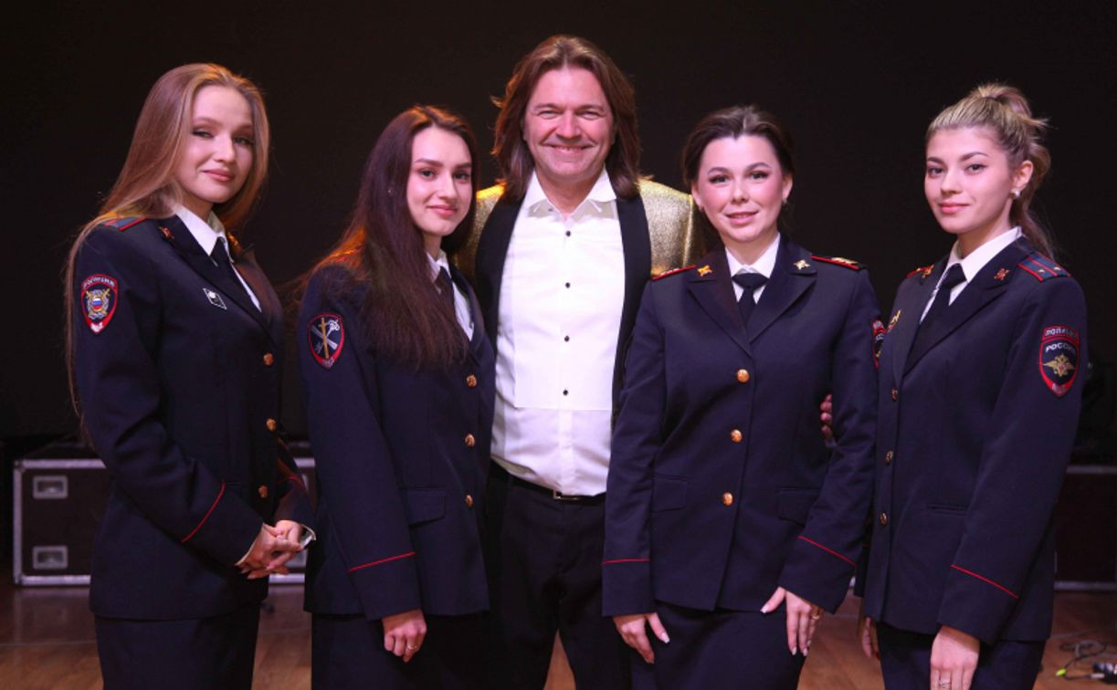 Победительницы конкурса «Леди тульская полиция» встретились с Дмитрием Маликовым