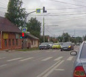 В Туле водитель Mercedes нарушил ПДД, чтобы быть первым