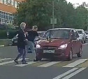 «Накажи автохама»: получившего сумкой по капоту водителя оштрафовали за непропуск пешеходов