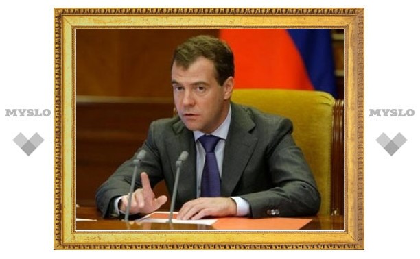 Медведев лично внесет в Думу закон "О милиции"