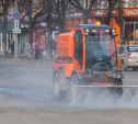 Смыть грязь и пыль: на улицах Тулы началась весенняя уборка