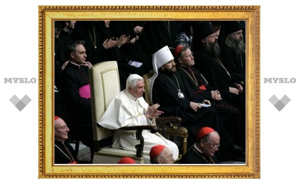 Бенедикт XVI побывал на концерте православной музыки в Ватикане