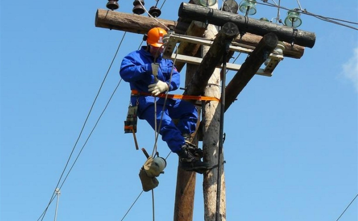 В Суворовском и Одоевском районах восстановлено электроснабжение