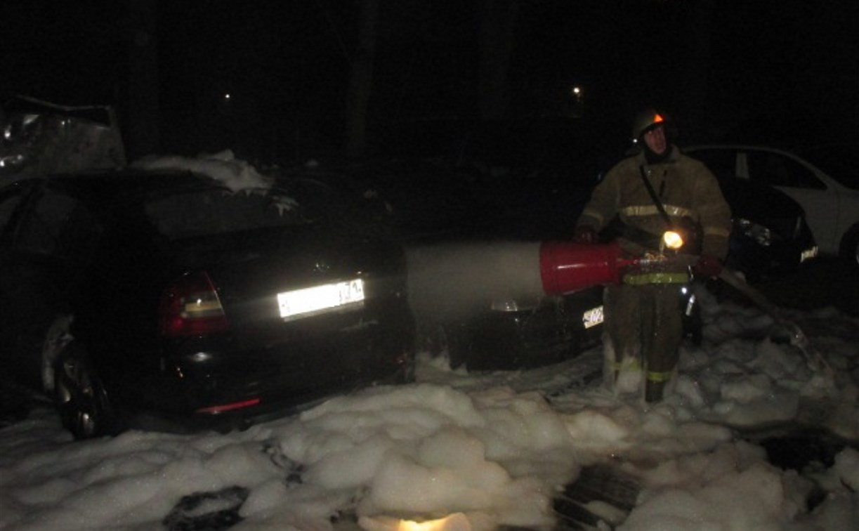 Ночью в Узловой сгорели три автомобиля
