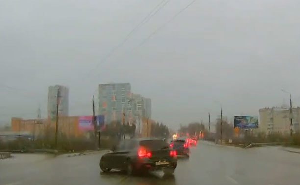 Водитель BMW «не заметил» двойную сплошную на Новомосковском шоссе