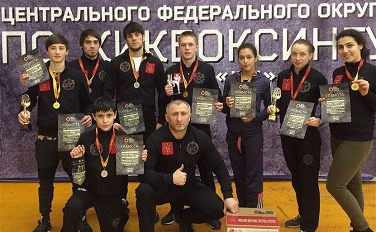 Тульские кикбоксеры привезли 8 медалей из Твери