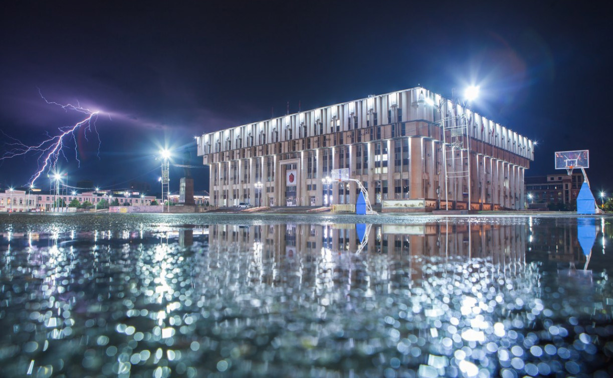 Сильный ветер, ливни и гроза: в Туле объявлено метеопредупреждение