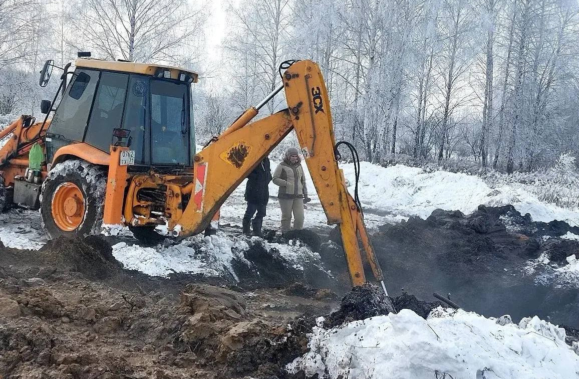 Найден очередной прорыв: в поселке Шварцевском пятый день пытаются восстановить водоснабжение