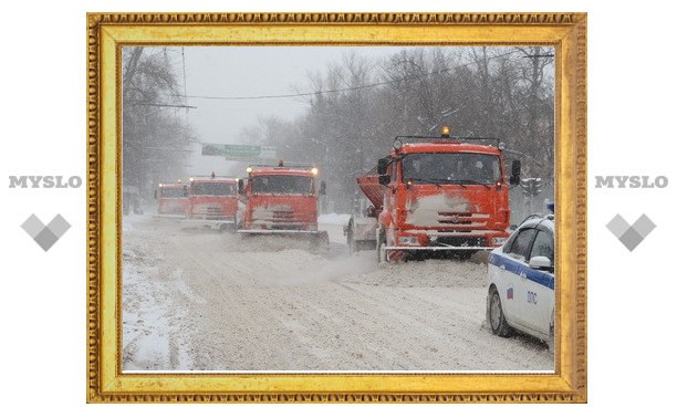 Уборке Тулы от снега мешал большегрузный транспорт