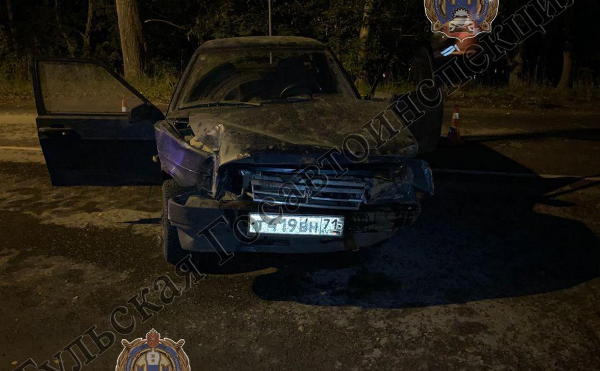 В Киреевске водитель врезался в ЛЭП: погиб его пассажир