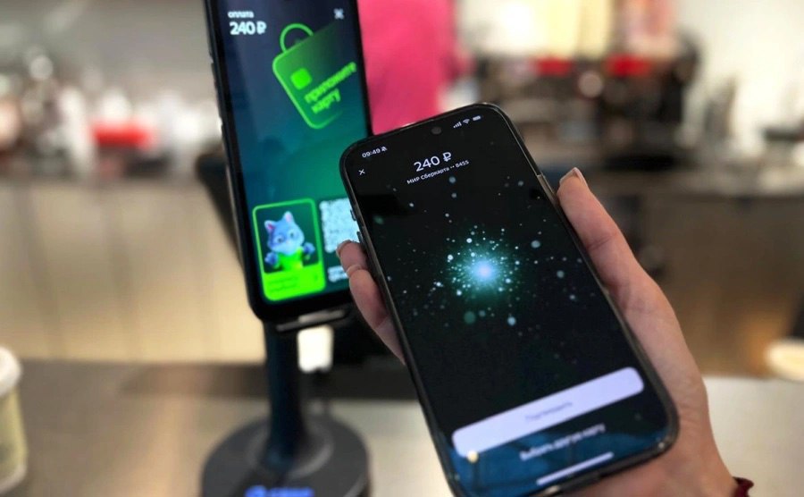 Вжух — и готово: клиенты Сбера снова могут платить айфоном