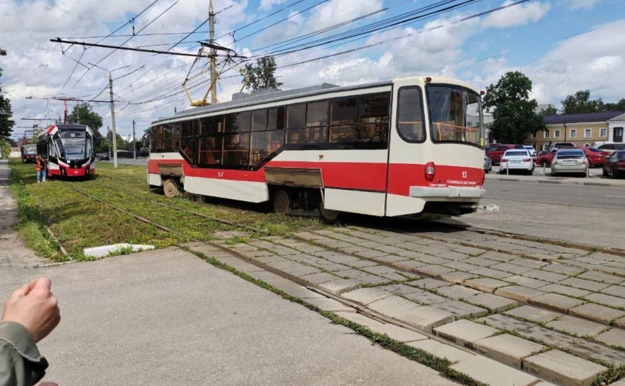 В Туле в районе НПО «Сплав» трамвай сошёл с рельсов