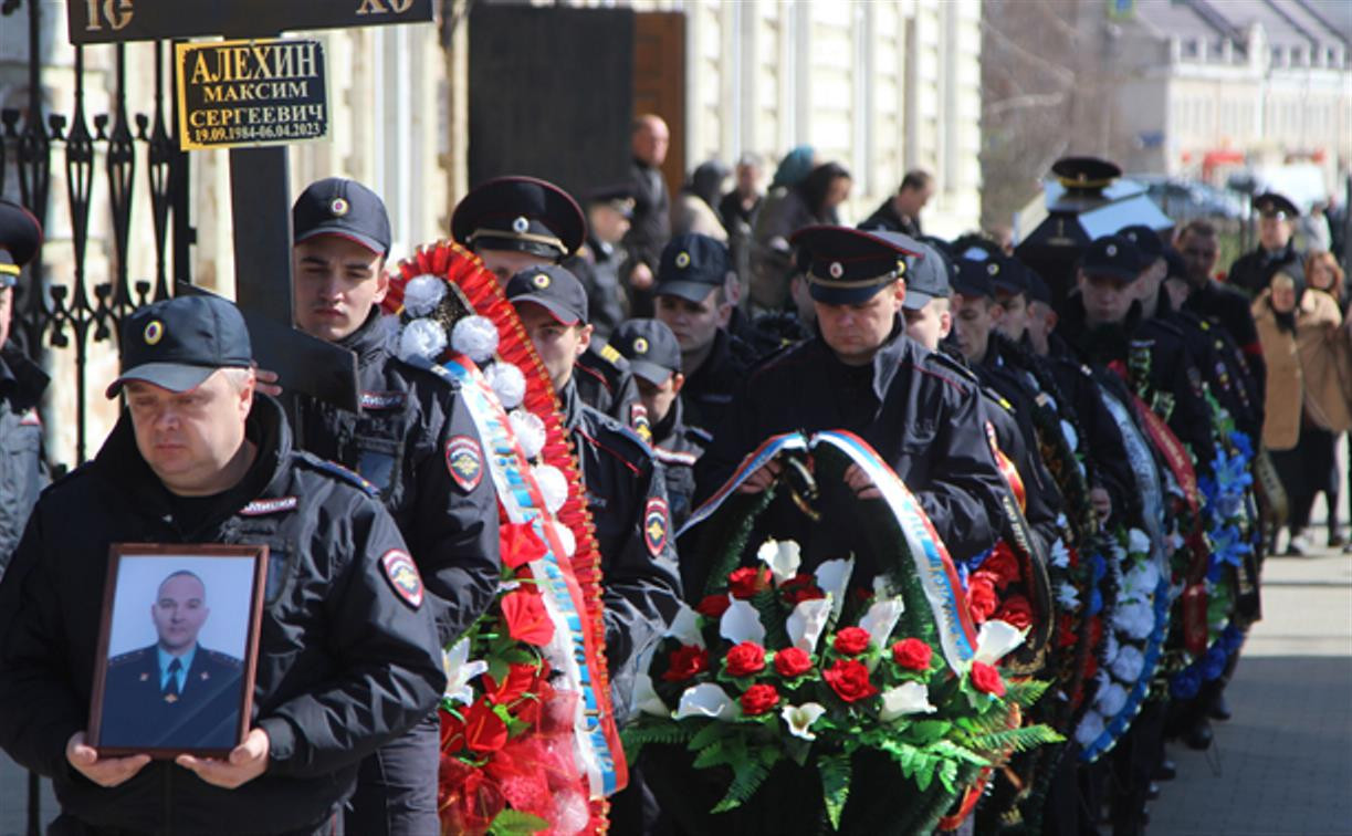 В Тульской области простились с погибшими в Ингушетии сотрудниками полиции: фоторепортаж