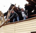 Цыгане сносят незаконные постройки в поселке Плеханово