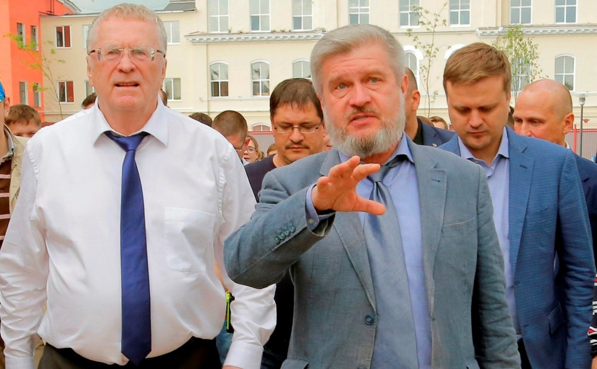 Владимир Жириновский приехал в Тулу на агитпоезде ЛДПР