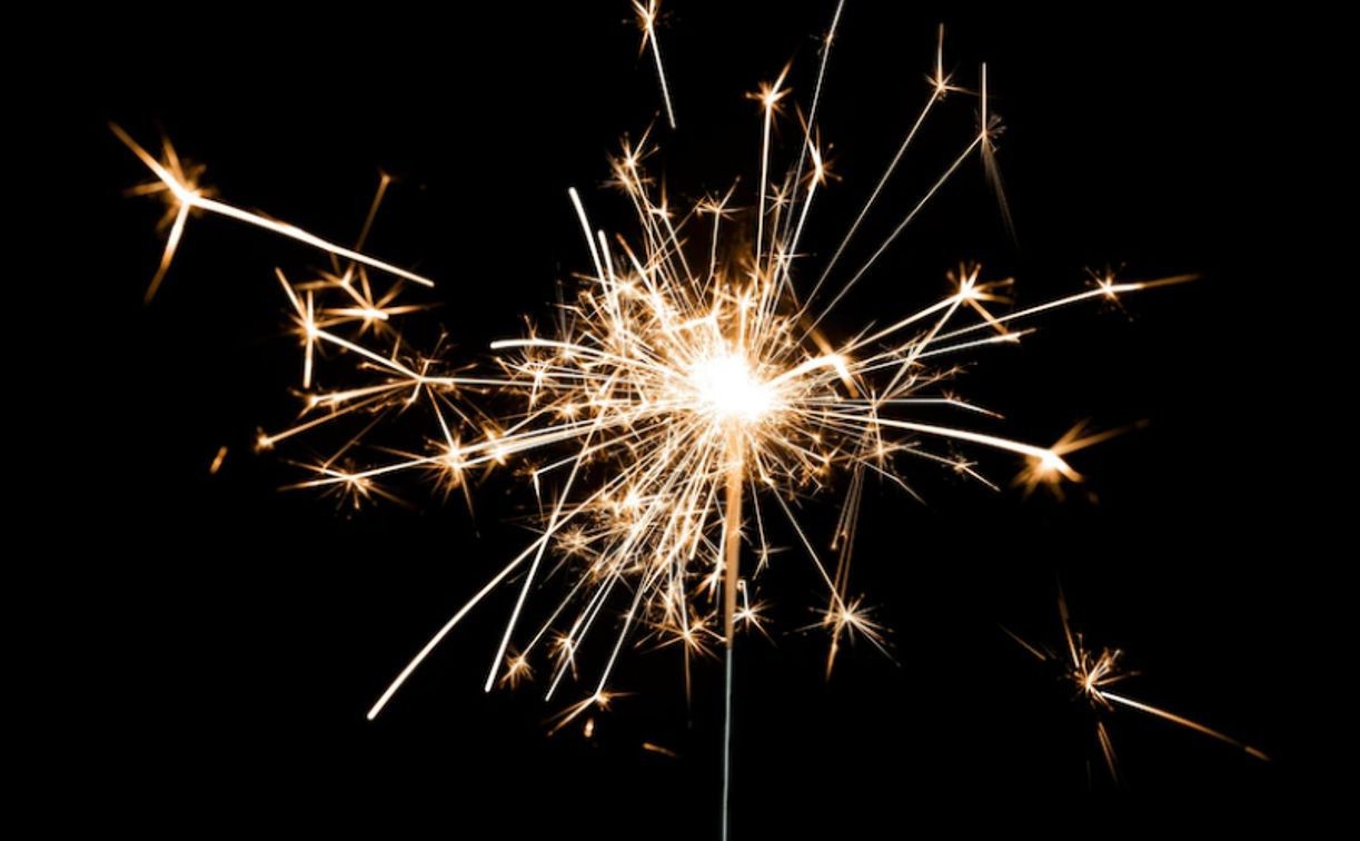 Тулякам напомнили об ответственности за использование пиротехники