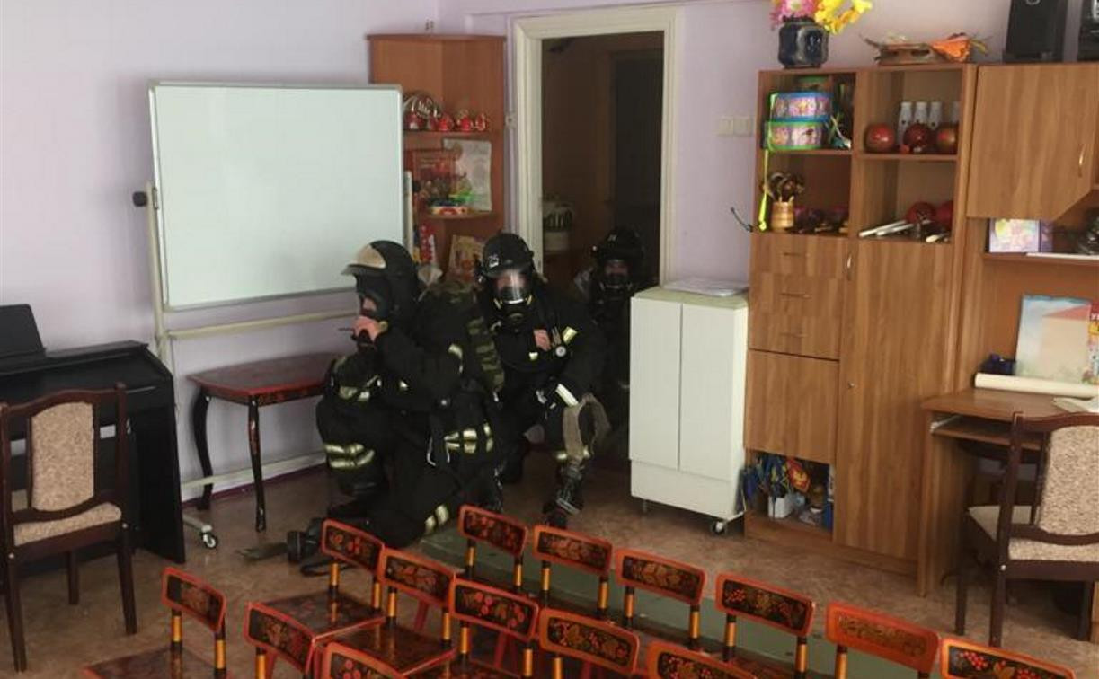 В новомосковском детском саду прошли противопожарные учения: фото