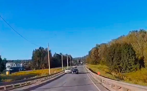 В Щекинском районе спешащий водитель едва не устроил лобовое ДТП