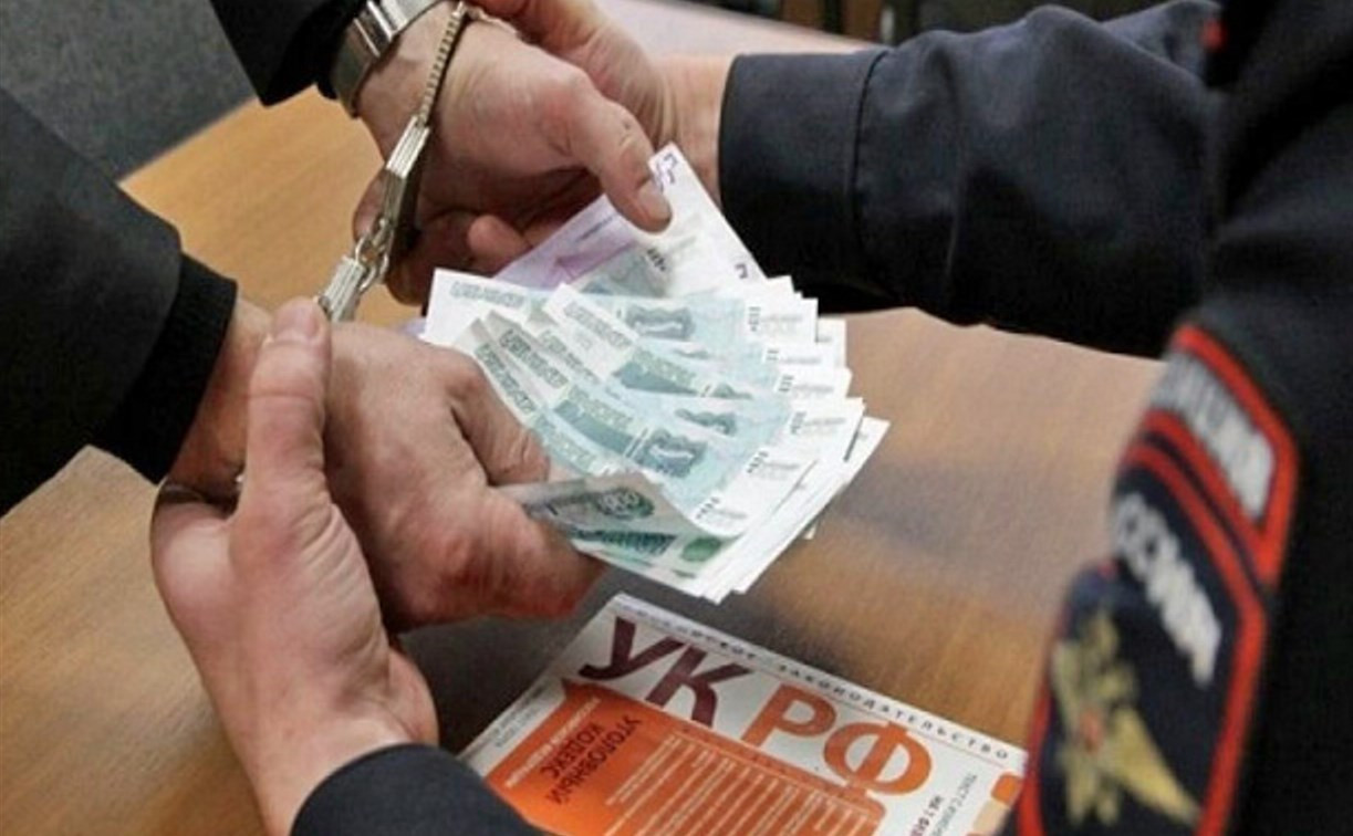 В Донском сотрудник ГИБДД отказался от взятки в 90 тыс. рублей