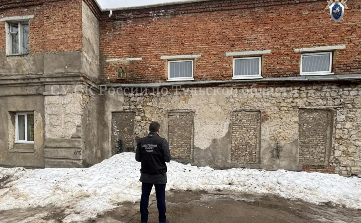 СК возбудил дело по факту травмирования подростка в результате схода наледи в Барсуках