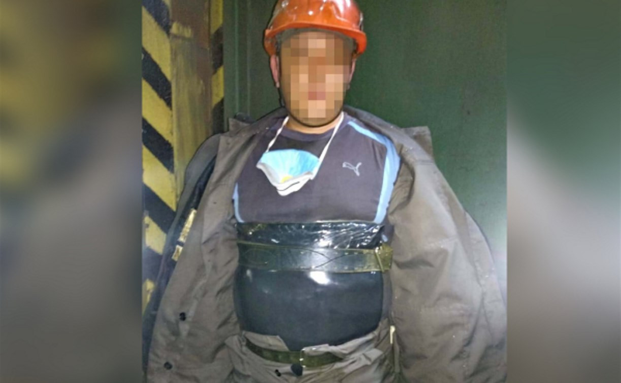 В Туле пятеро рабочих похищали ядовитое вещество с металлургического завода