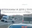 В Туле водитель не пропустил скорую и врезался в нее