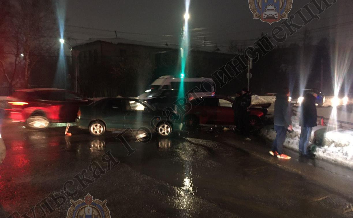 В ДТП на улице Оборонной в Туле пострадали 3 человека 